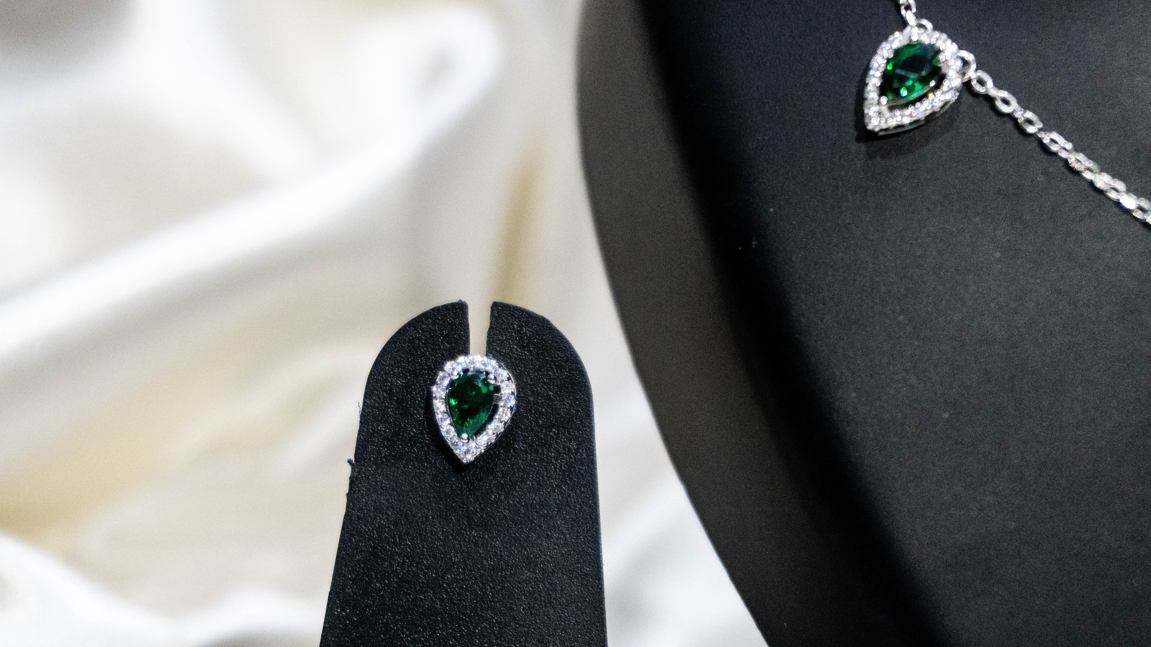 Elegant Chain Necklace Set