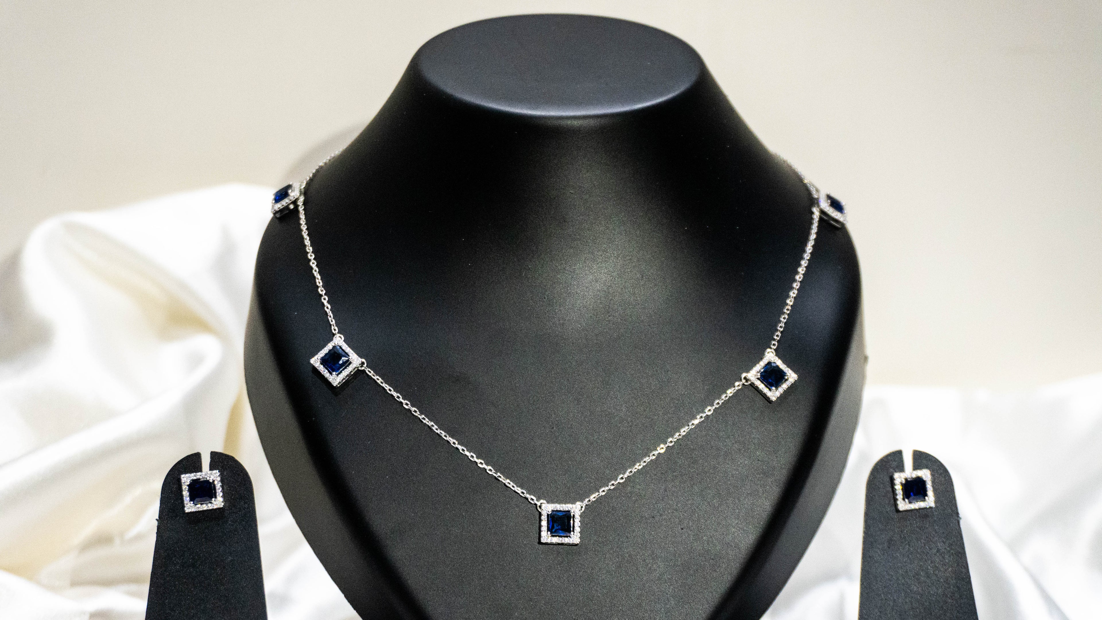 Elegant Chain Necklace Set