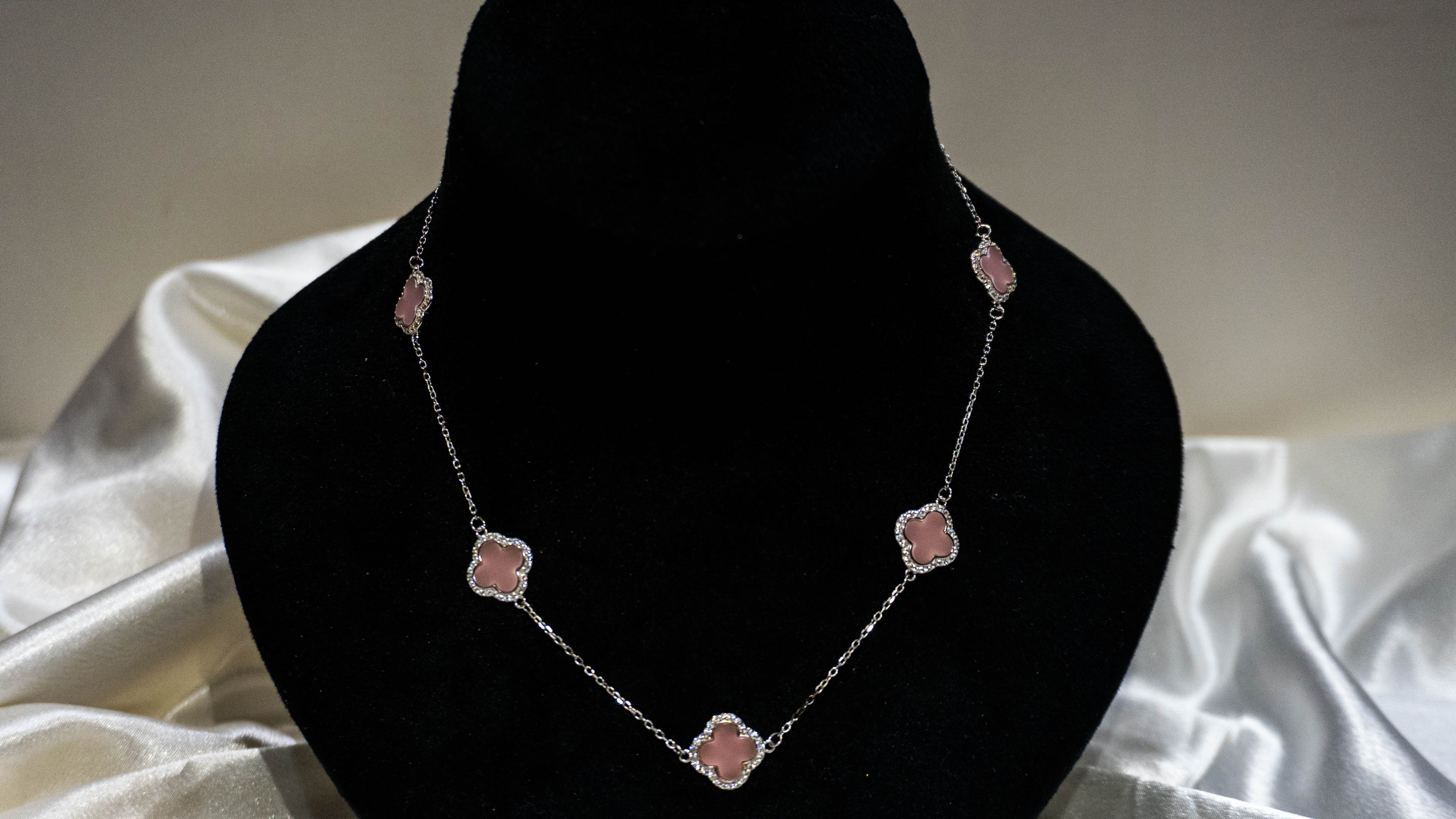 Elegant Four-Leaf Flower Necklace