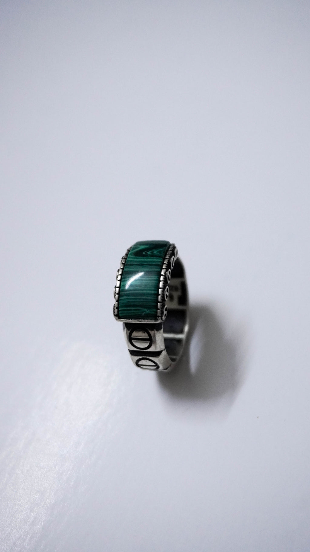 Verdant Crest Men’s Ring Allure Design