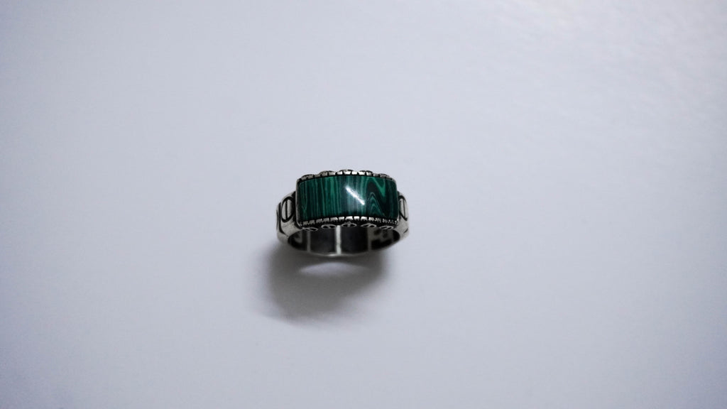 Verdant Crest Men’s Ring Allure Design
